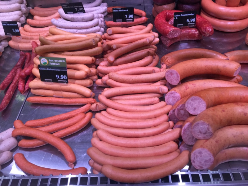 charcuterie-PUGET THENIERS-min_sausages_meat_butchery-1069321